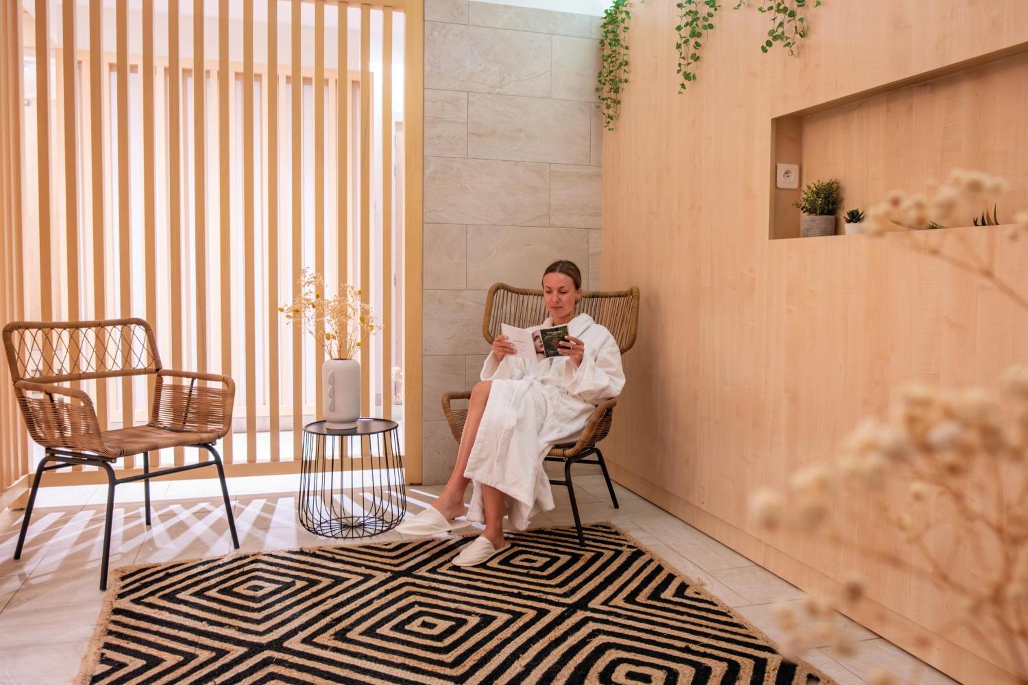 Hotel Helios & Spa - Ile Des Embiez Сі-Фур-ле-Плаж Екстер'єр фото